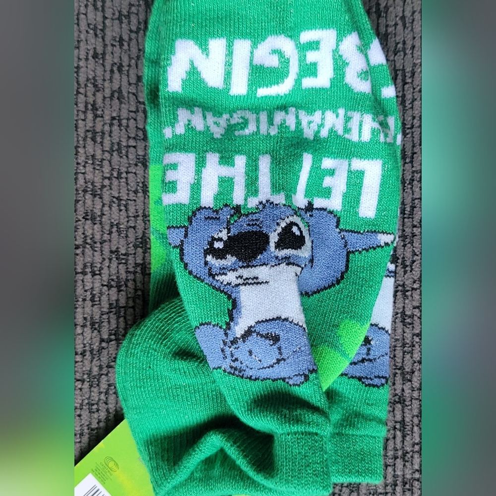 St Patrick's Day GREEN Accessory Bundle! Jewelry, Bag Charms, Socks & More - Picture 7 of 16